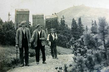 Nosiči těžkých břemen v Krkonoších